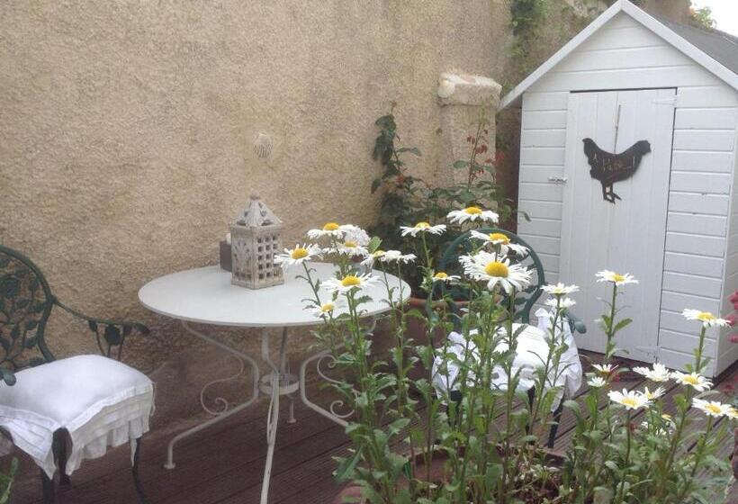 La Maison Du Phare De Honfleur Chambre D Hôtes B&b  Jacuzzi   Shabby Chic