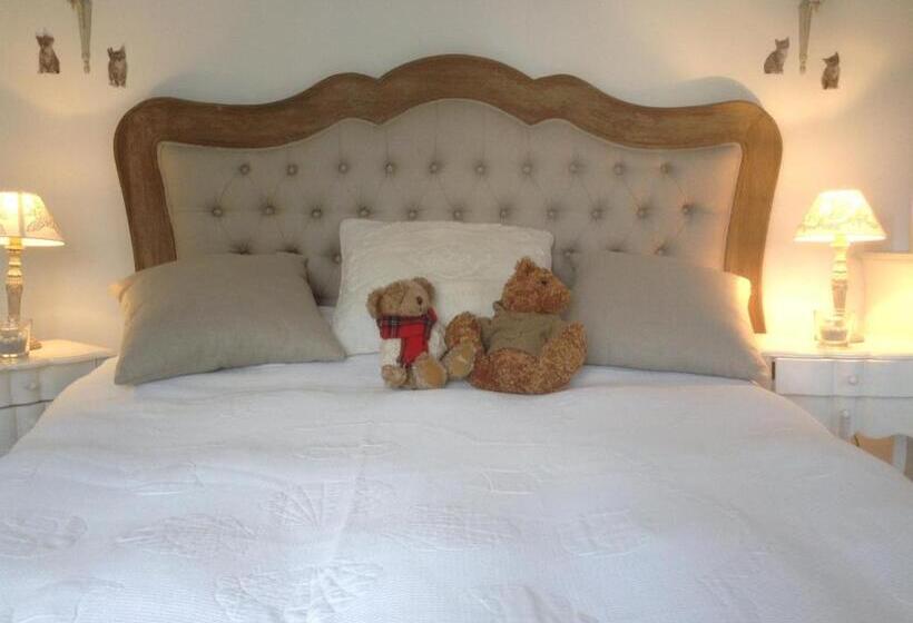 La Maison Du Phare De Honfleur Chambre D Hôtes B&b  Jacuzzi   Shabby Chic