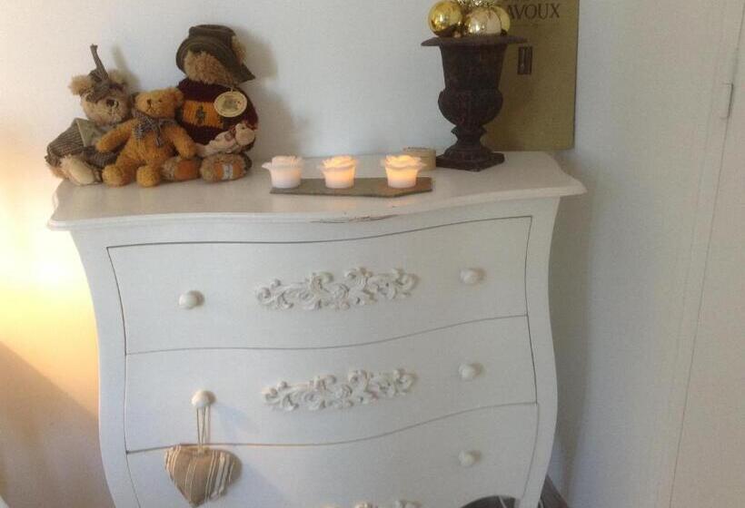 La Maison Du Phare De Honfleur Chambre D Hôtes B&b  Jacuzzi   Shabby Chic