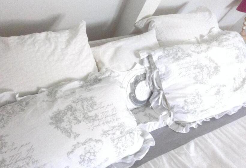 La Maison Du Phare De Honfleur Chambre D Hôtes B&b  Jacuzzi   Shabby Chic