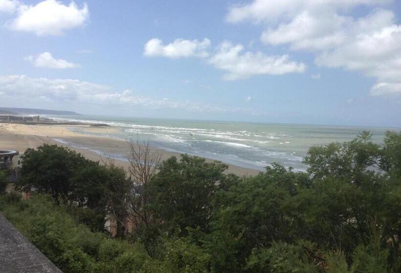 La Maison Du Phare De Honfleur Chambre D Hôtes B&b  Jacuzzi   Shabby Chic