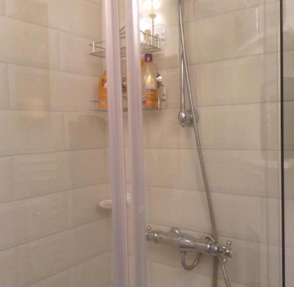 La Maison Du Phare De Honfleur Chambre D Hôtes B&b  Jacuzzi   Shabby Chic