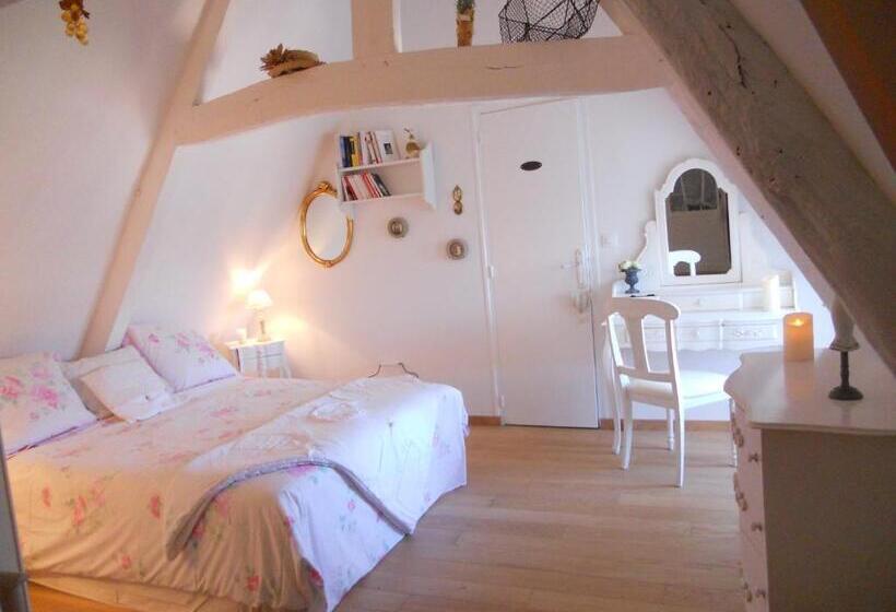 La Maison Du Phare De Honfleur Chambre D Hôtes B&b  Jacuzzi   Shabby Chic