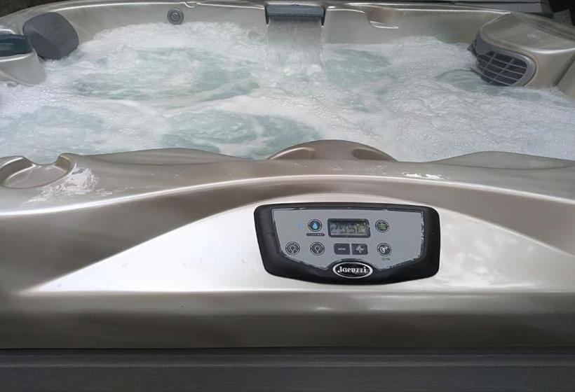 La Maison Du Phare De Honfleur Chambre D Hôtes B&b  Jacuzzi   Shabby Chic