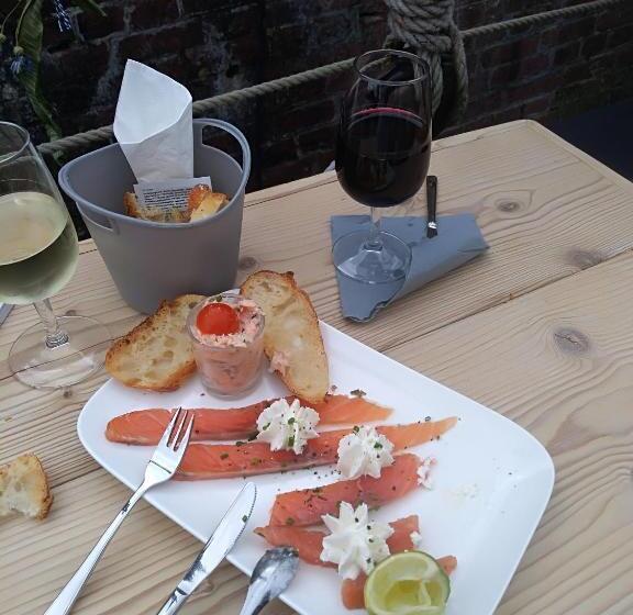 La Maison Du Phare De Honfleur Chambre D Hôtes B&b  Jacuzzi   Shabby Chic