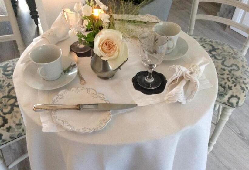 La Maison Du Phare De Honfleur Chambre D Hôtes B&b  Jacuzzi   Shabby Chic