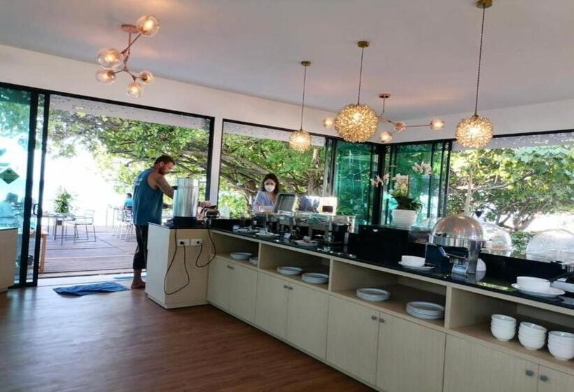 Paradise Resort Phi Phi Sha Plus