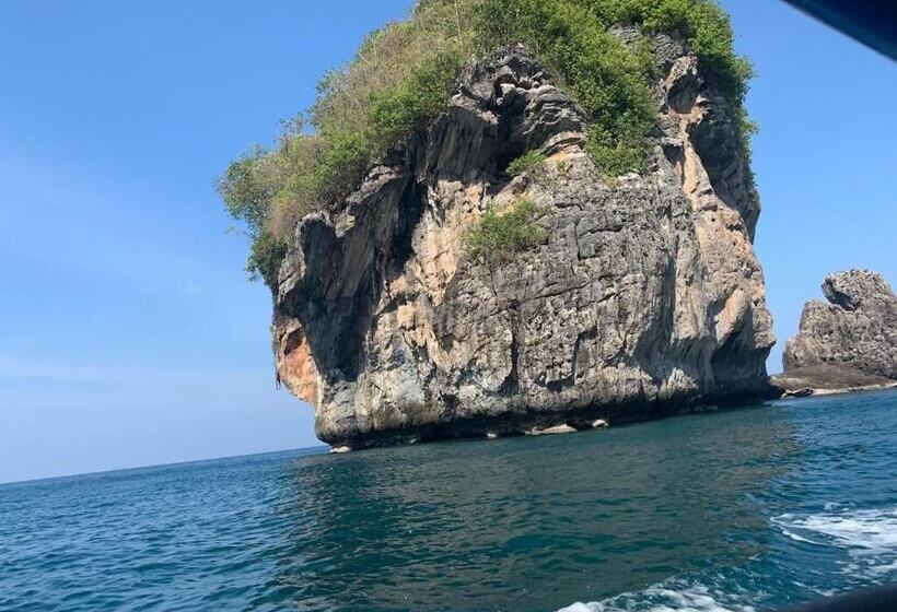 Phi Phi Little Star Resort