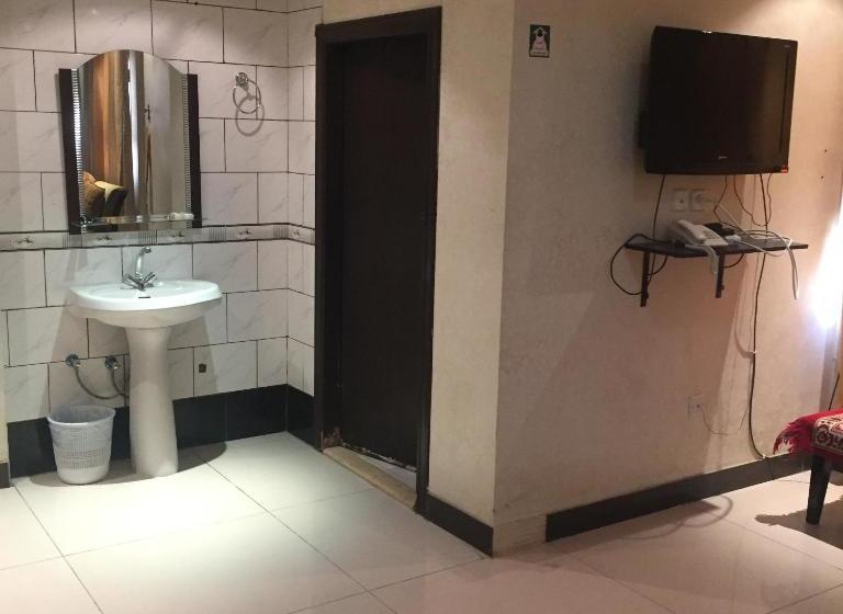 فندق Bazil  Suites