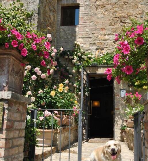 민박 Torre Sangiovanni Albergo E Ristorante Da Rosary