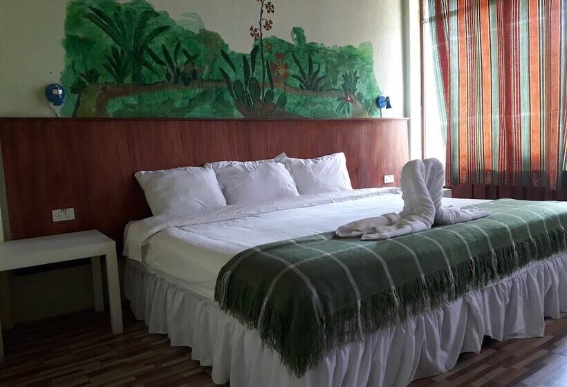 Biohostal Mindo Cloud Forest