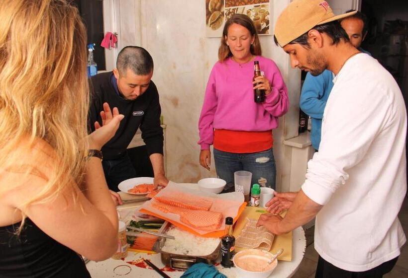 Carcavelos Surf Hostel And Surf Camp