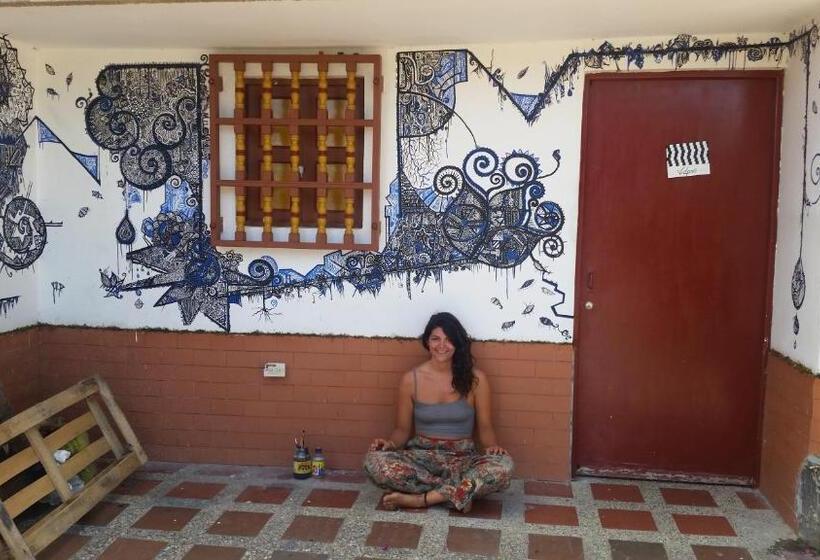 Casa Kayam Hostal Y Residencia Artística