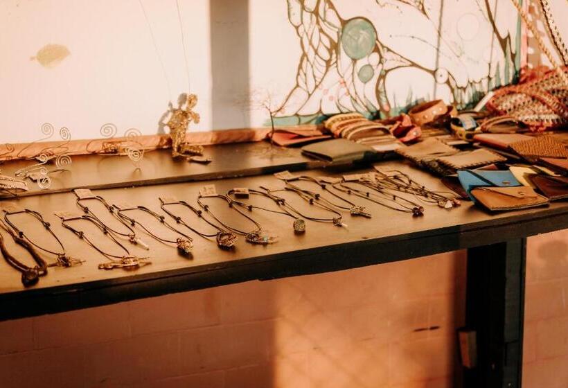 Casa Kayam Hostal Y Residencia Artística