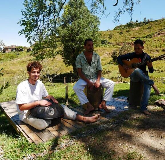 Casa Kayam Hostal Y Residencia Artística