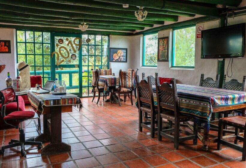 مسافرخانه Hosteria Colibri Aeropuerto