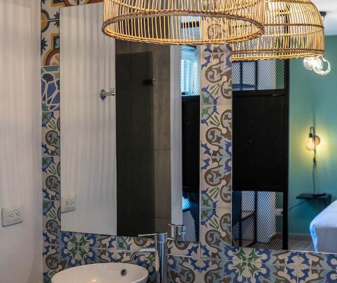 هتل 103 Wonderful House