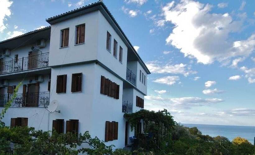 فندق Agnadi   Horefto