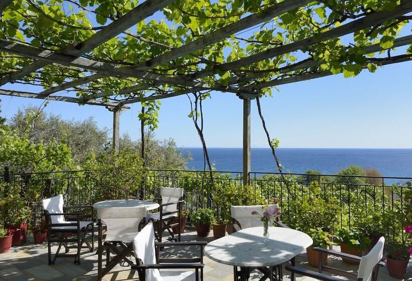 هتل Agnadi   Horefto