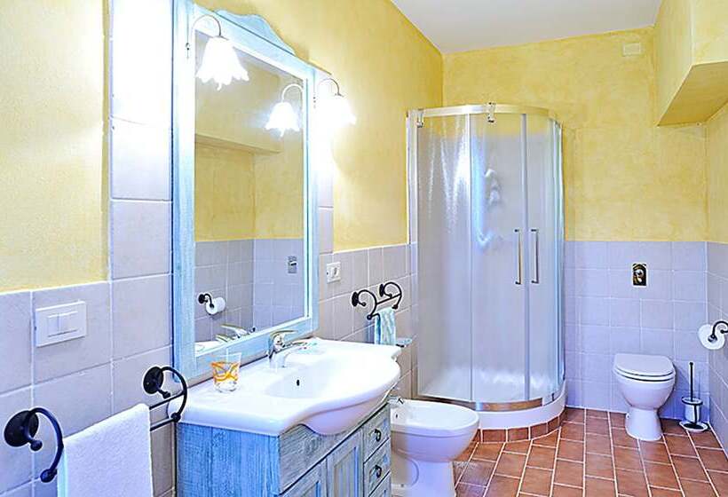 Отель Agriturismo La Buca Di Bellugi