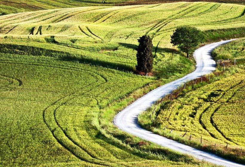 Отель Agriturismo La Buca Di Bellugi