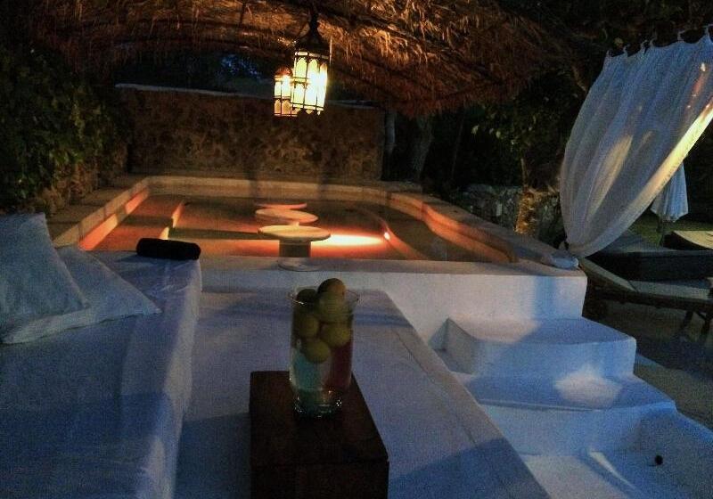 هتل Agroturismo Can Marquet   Adults Only