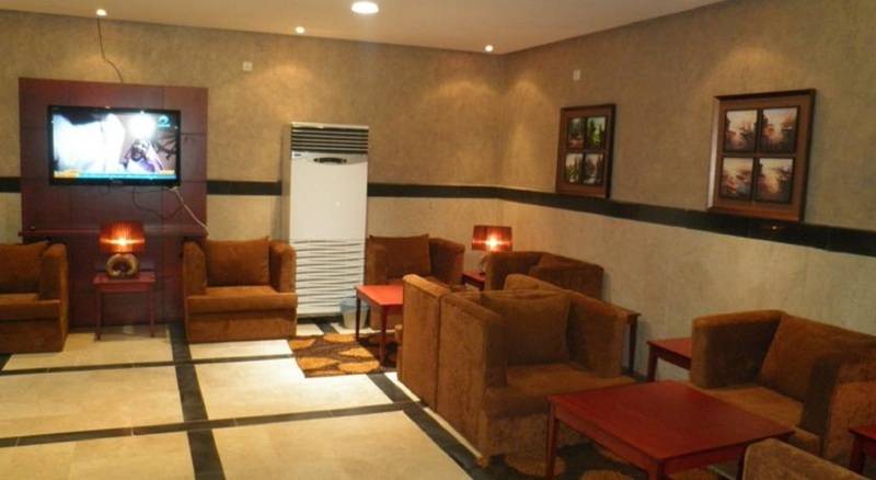 ホテル Al Muhaidb Al Nadwa