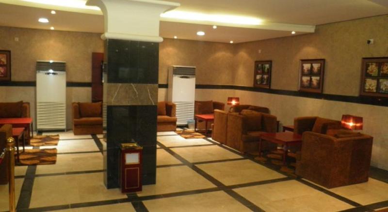 ホテル Al Muhaidb Al Nadwa