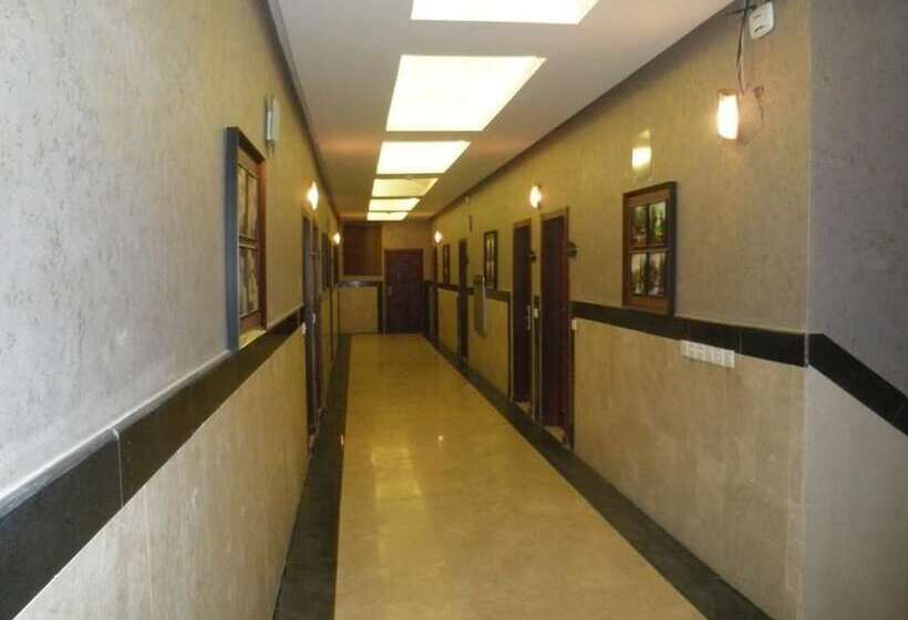 ホテル Al Muhaidb Al Nadwa