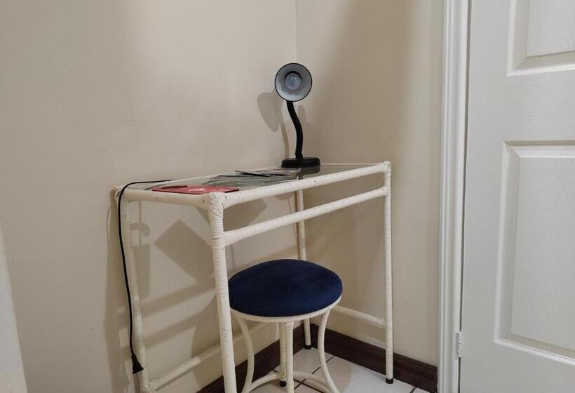 فندق Bamboo Aeropuerto