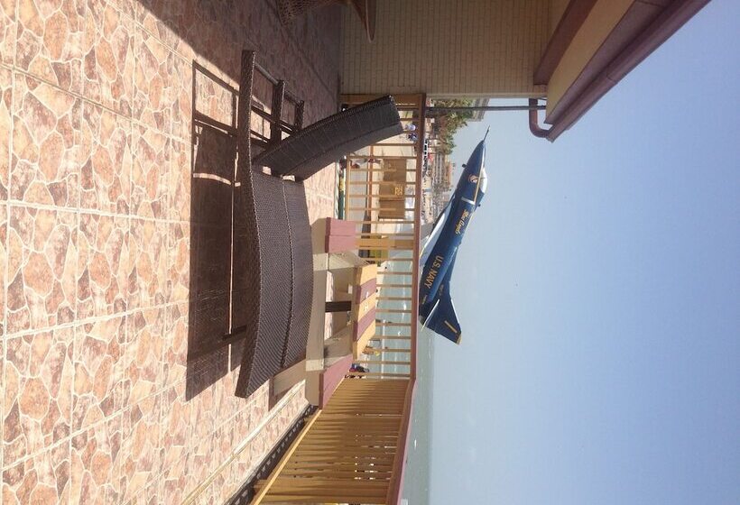 فندق Capri Beach