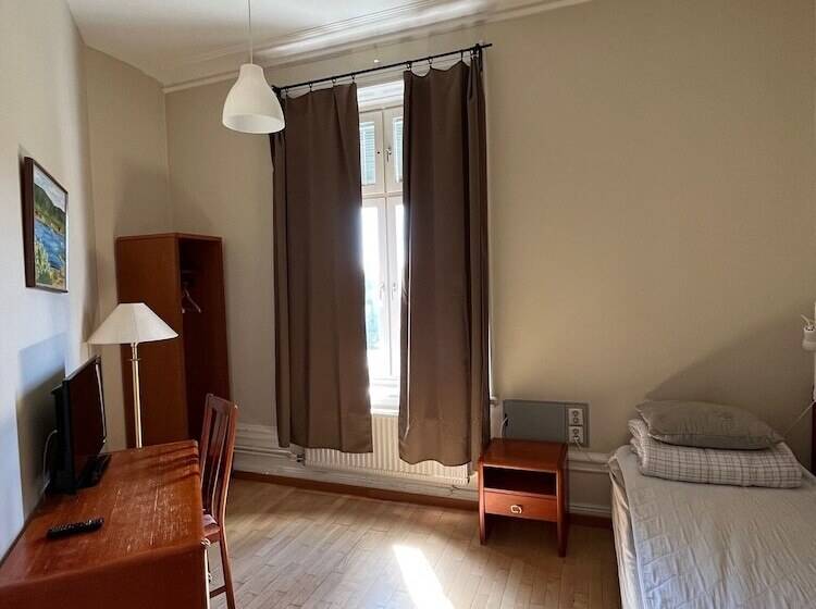 هتل Carlstad Sport Hostel