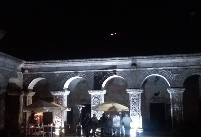 فندق Casa De Avila