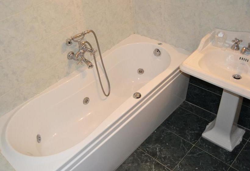 هتل Charming Villa Marcialla