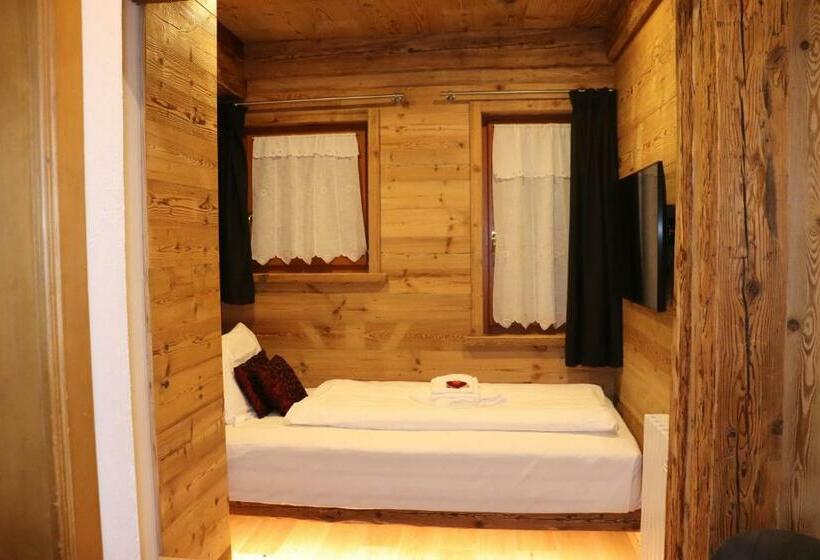 ホテル Ciasa Lorenzi