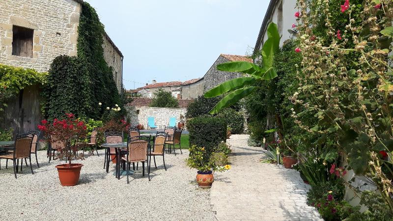 Отель Du Donjon