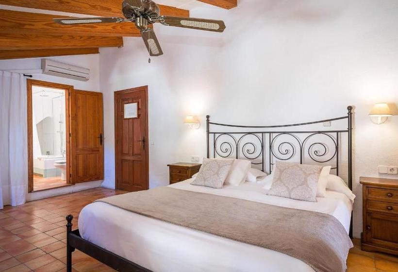Отель Finca Es Castell