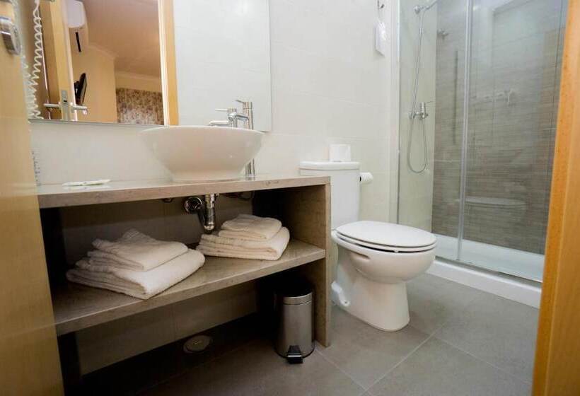 هتل Estrela De Arganil   Luis Simões & Conceição, Lda