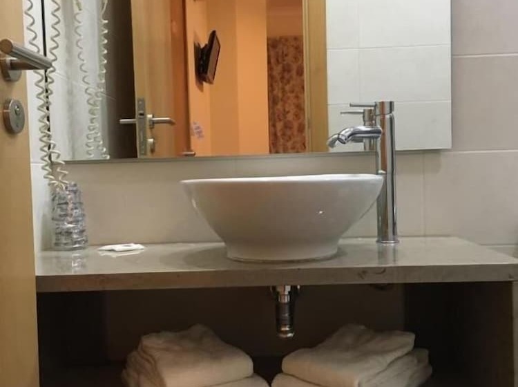 هتل Estrela De Arganil   Luis Simões & Conceição, Lda