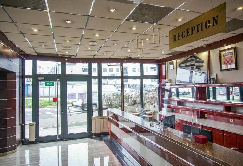 בית מלון כפרי Europa