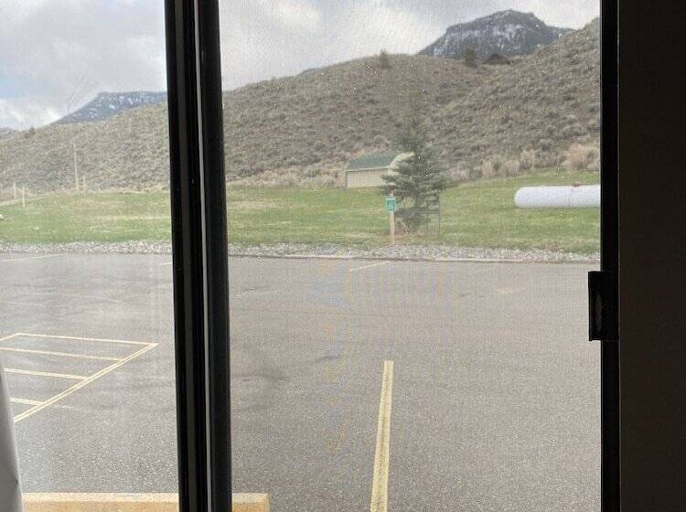 فندق Green Creek Inn And Rv Park