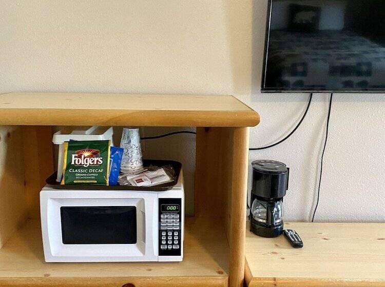 فندق Green Creek Inn And Rv Park