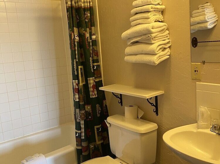 فندق Green Creek Inn And Rv Park