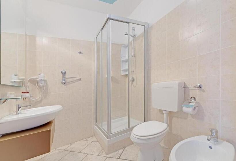 Отель Grotto Bagat