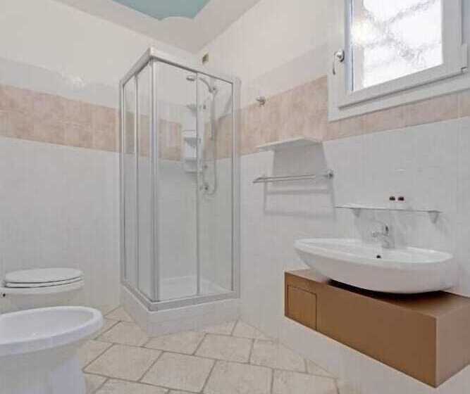 Отель Grotto Bagat