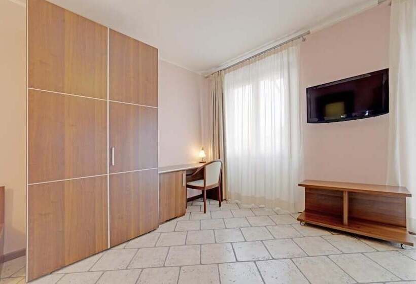 Отель Grotto Bagat