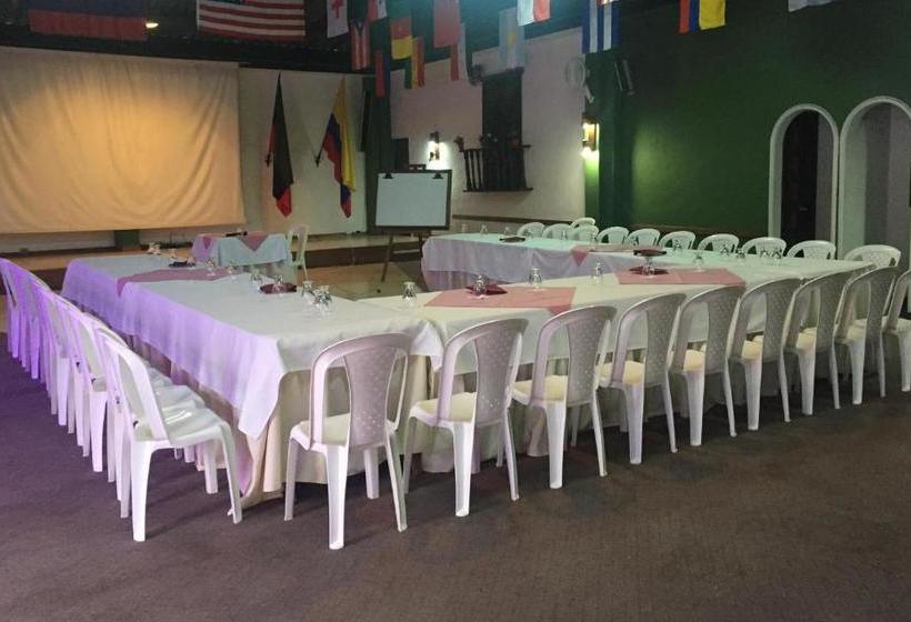 هتل Hh Hacienda El Carmen Centro De Convenciones