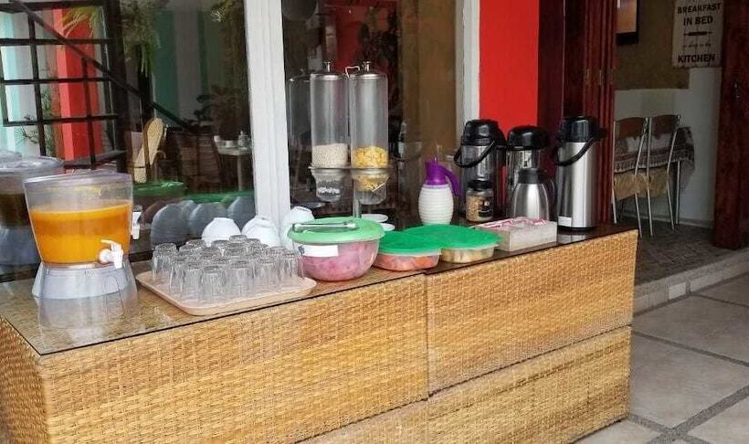 호텔 Hostal Antares