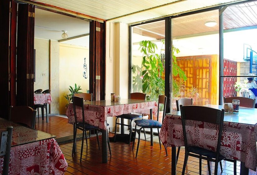 호텔 Hostal Antares