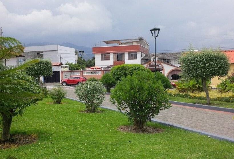 호텔 Hostal El Parque Tababela